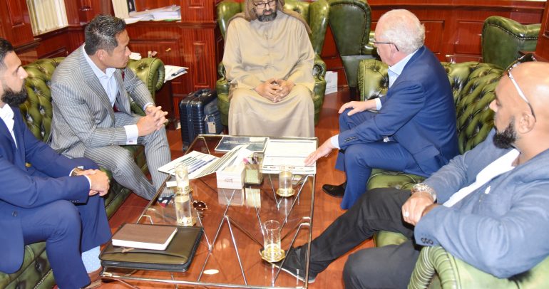 شركة ورلد انفستمنتس وRESVERLOGIX يناقشان المشروع المشترك للمنتجات التكنولوجية الحيوية